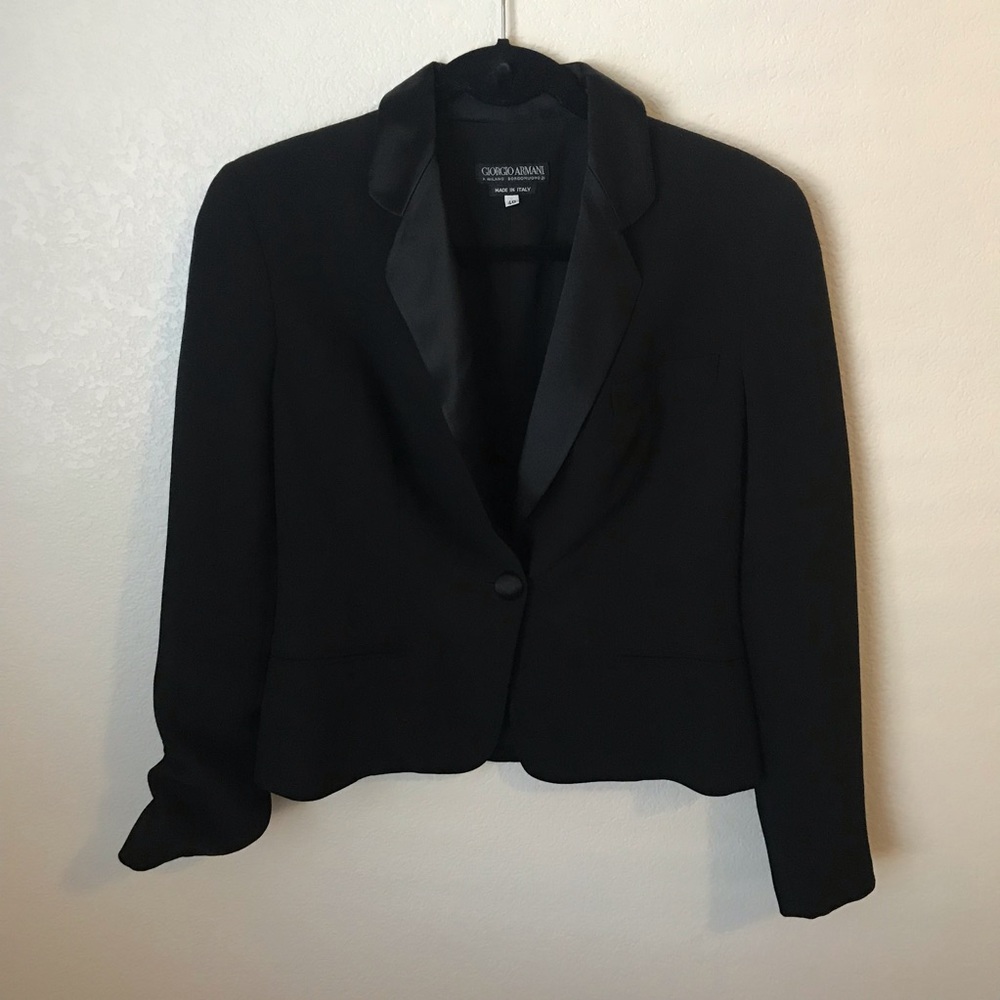 Giorgio Armani Black Blazer. (40)